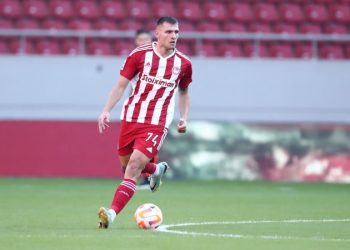 Futbollisti shqiptar braktis Shqipërinë për Greqinë, reagon babai: Djali nuk është i lirë të zgjedhë sa të jem unë gjallë. Jam unë një herë, pastaj djali