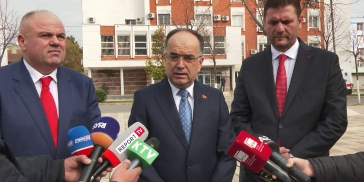 Largimi masiv, Presidenti kërkon konsullatë angleze në Kukës