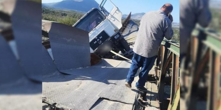 Ura e Vanës shembet për herë të tretë, Banorët: Do kalojmë me zetor ose avion (VIDEO)