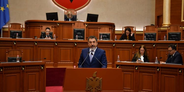 Çuçi: 15% rritje pagash për Policinë e Shtetit, 547 mln lekë investime në teknologji dhe mbrojtjen kibernetike