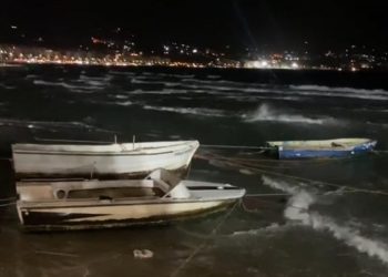 Stuhi në Jon: Kapiteneria e Vlorës e ndalon daljen në det të peshkarexhave