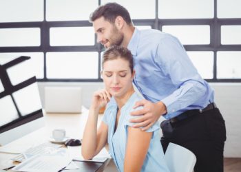 “Burri im s’dëshiron fëmijë, po mendoj të ngel shtatzënë me kolegun”, rrëfimi i 32-vjeçares