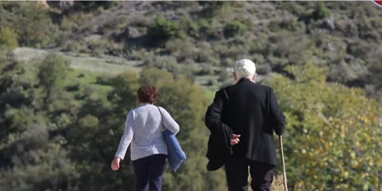 Dropull, fshati “fantazmë” në kufi me Greqinë: Kemi mbetur 45 veta, s’ka as doktorë… (VIDEO)