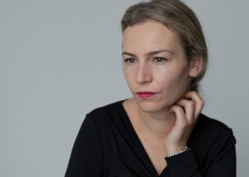 Lea Ypi: Kam 14 vjet në Britani, por vëllait dhe nënës time ia kanë refuzuar vizën