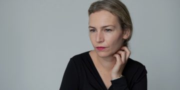 Lea Ypi: Kam 14 vjet në Britani, por vëllait dhe nënës time ia kanë refuzuar vizën