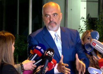 Rama shpërthen sërish ndaj opozitës: Janë llum dhe bedelë