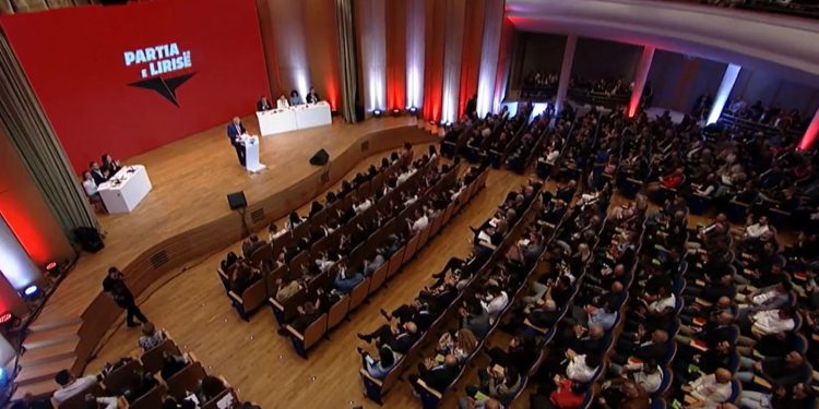 “Dezertimi” i Vangjel Tavos nga Partia e Lirisë, kush janë dy qëndrestarët e fundit të Ilir Metës në Gjirokastër