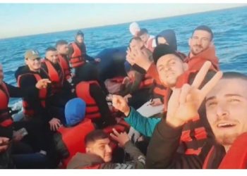 Ministrja e Brendshme e Britanisë: Duhet përshpejtuar largimi i shqiptarëve