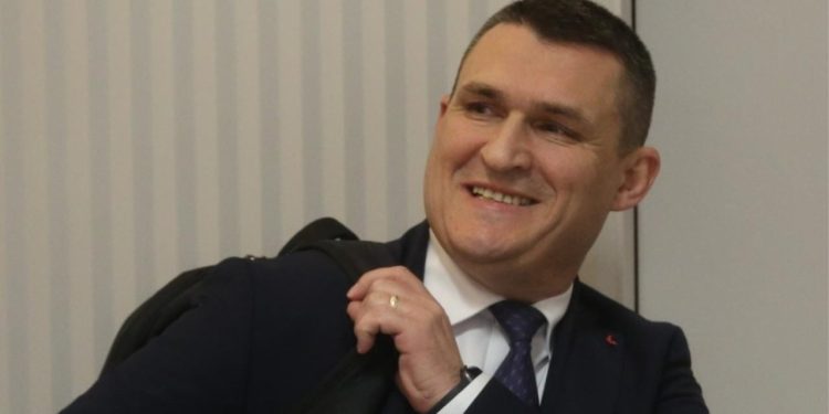 A do t’i fusë në burg “jakat e bardha”? Kush është kreu i ri SPAK