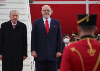 Shqipëria blen një flotë dronësh Byaraktar nga Erdogan