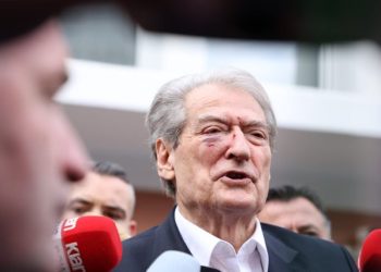 Zysh Nora e LSI: Burrat si Berisha njëherë lindin, e qëlluan me grusht po ai s’u rrëzua