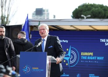 Berisha kërkon lirimin e atij që e goditi me grusht: Fatkeqi ka shitur veten, autori i vertetë është Edi Rama