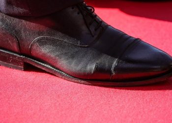 Samiti në Tiranë, kush është Kryeministri me këpucë të grisura?