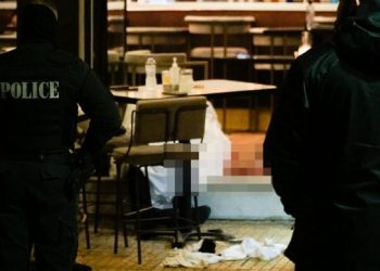 Masakra e Athinës me dy shqiptarë të vrarë, rrëfimi tronditës i 32-vjeçares që mbeti e plagosur