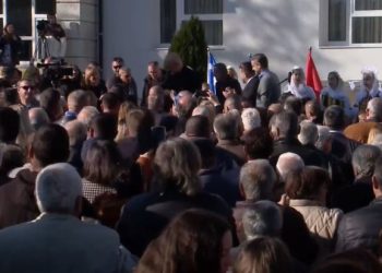 Ja kushti që i vendosi Rama-Mitsotakit për të merituar bustin e babait të tij në Derviçan