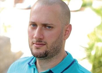 Florian Binaj: Unë jam krenar për artistë si Bujar Asqeriu, jo për ata që u shitën tek Edi Rama. Ju mund të jeni artistë të mëdhenj, por jeni njerëz të vegjël