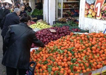Çmimet në qiell, më pak blerës nëpër tregje (VIDEO)