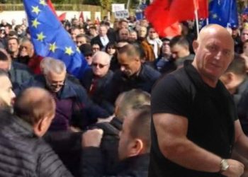 “O të turpëruar zhdukuni nga aty”, reagon ashpër ish-truproja i Berishës