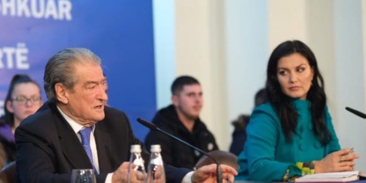 Floriana Garo: S’kam shumë kohë për burrin. Duam të bëjmë një fëmijë, por s’e takoj shumë burrin se kam punë