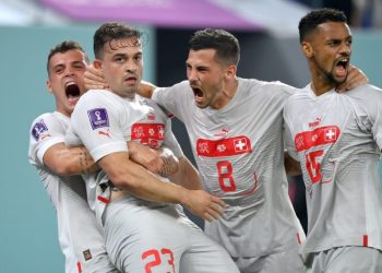 Zvicra dërgon në shtëpi Serbinë, shqiptarët Xhaka e Shaqiri protagonistë