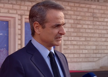 Kryeministri grek mbërrin në Tiranë: Do të kem një bisedë me Ramën për çështjen e detit