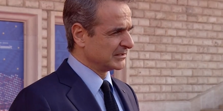 Kryeministri grek mbërrin në Tiranë: Do të kem një bisedë me Ramën për çështjen e detit