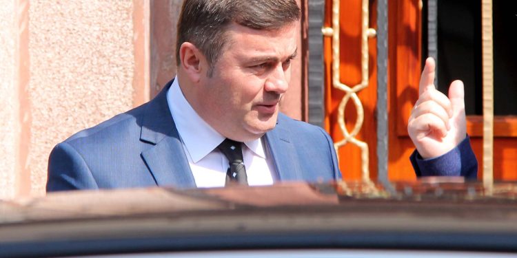 Shkarkohet kreu i SHISH, Rama jep arsyet dhe tregon pozicionin e ri