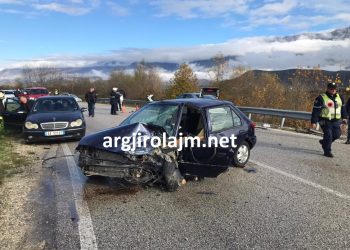 Aksident në Gjirokastër, plagosen dy të rinj (Pamjet)