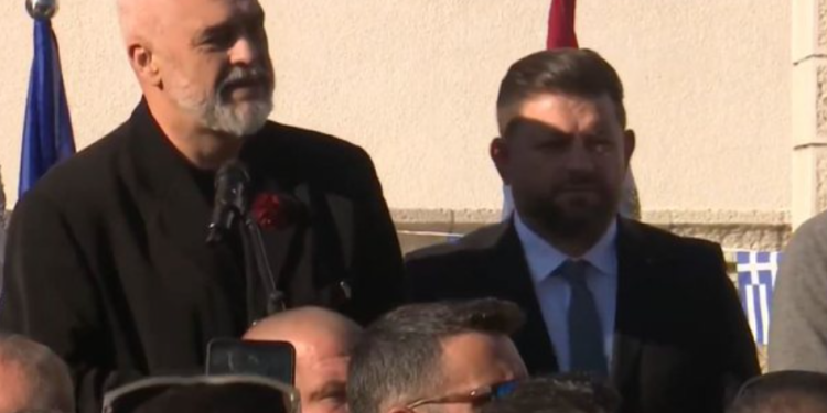 “Kemi mes nesh djallin vetë! Ku je Pirro, të përshëndes si tradhëtar profesionist”, Rama batuta në Dropull me Pirro Dhimën