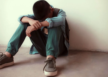 E rëndë në Greqi, shokët e klasës përdhunuan në grup 15-vjeçarin për një muaj rresht