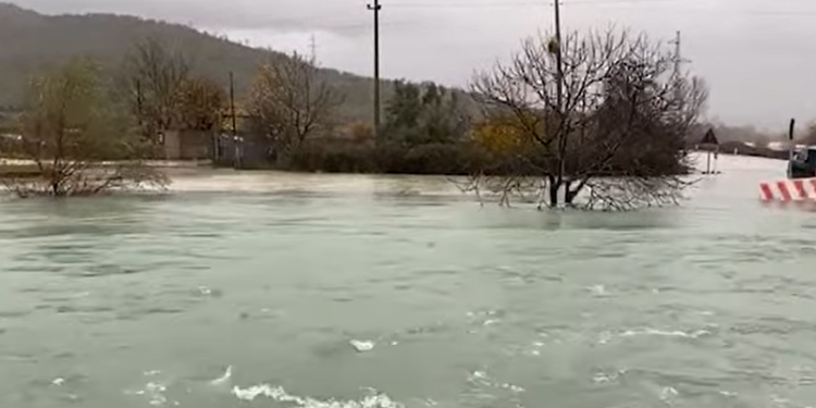 Reshjet intensive, fryhen Vjosa dhe Drino