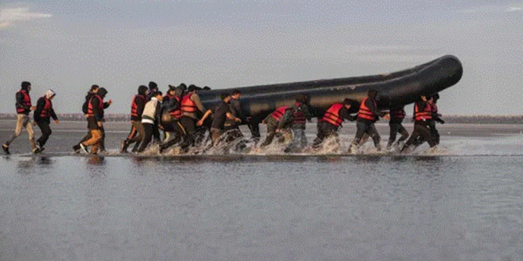 Ministri britanik ngre tonet: Shqiptarëve tu ndalohet mundësia të kërkojnë azil në Angli