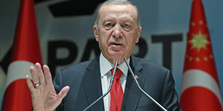 “Sulltani” kërcënon grekët me raketën “Tajfun”: Mund t’ju vijmë papritur një natë dhe…