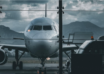 Mbyllet aeroporti, anulohet fluturimet, ç’po ndodh në Rinas