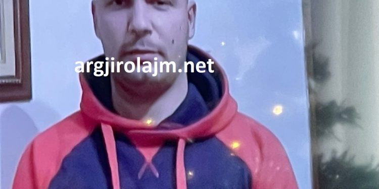 Ky është personi që goditi me grusht Sali Berishën