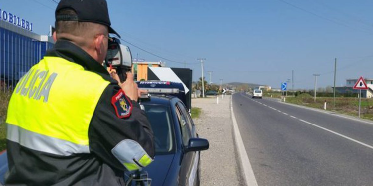 I kërkoi lekë qytetarit për të mos i vënë gjobë, përjashtohet polici i Rrugores