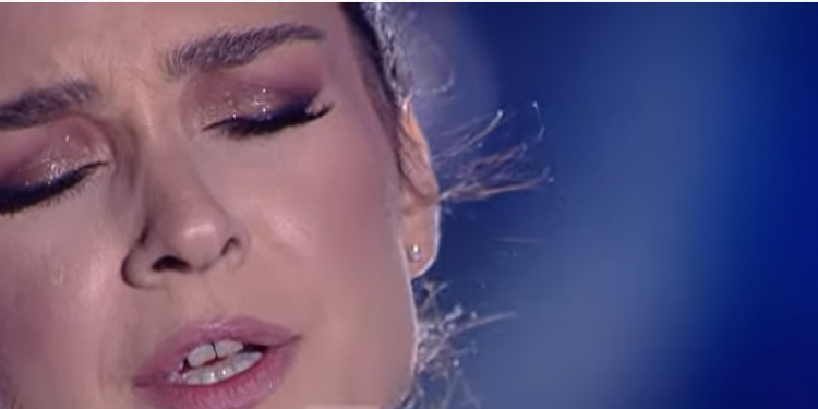 Elsa Lila rikthehet pas 25 vitesh në Festivalin e Këngës, me dedikim për të bijën