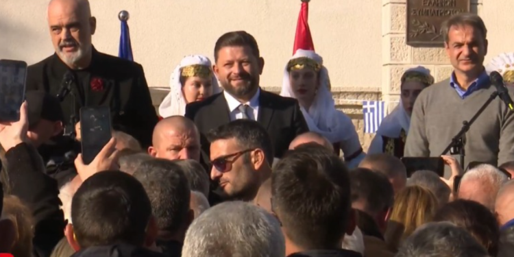 Rama: Në qendër të Dervicianit do të vendosim bustin e babait të Kryeministrit grek. Na premto që do të vish në maj (VIDEO)