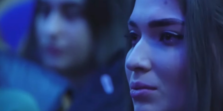 Belind Këlliçi i kujtoi babanë në “Ditën e Rinisë”, përlotet vajza e Bujar Nishanit