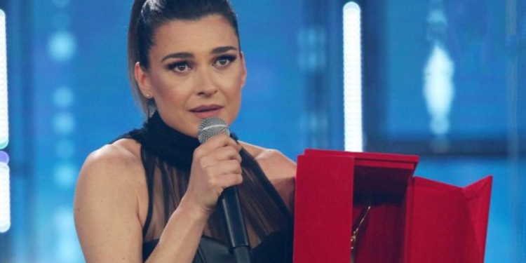 Refuzoi kupën e Festivalit në RTSH? Reagon për herë të parë Elsa Lila