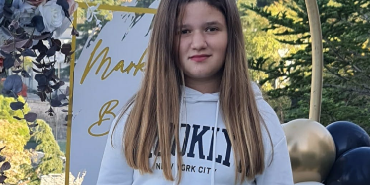 Kadare dhe Gjirokastra, vajza 13-vjeçare vlerësohet në konkurrsin e Ministrisë së Arsimit (FOTO)