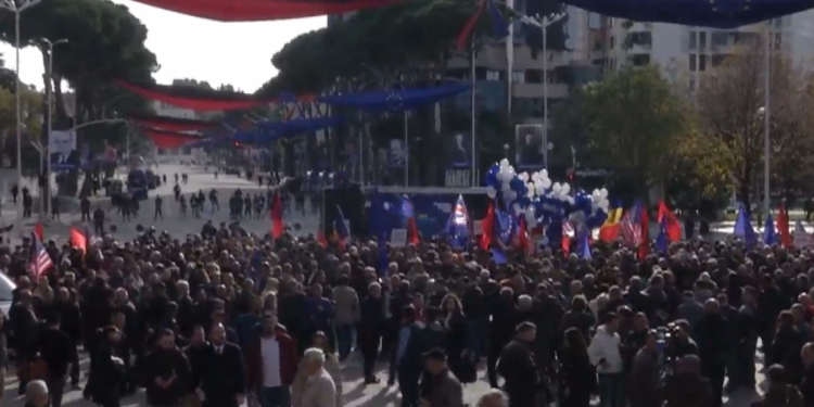 Europa në Tiranë, Berisha dhe Meta në rrugë