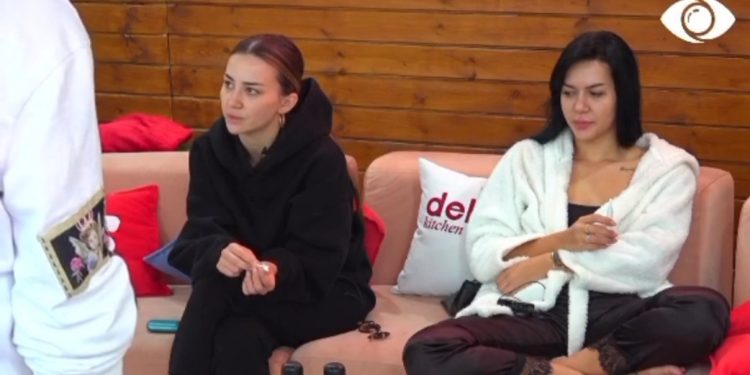 “S’kam pse të shpjegoj çfarë kam në zemrën time”/ Kiara diskuton me Bjordin