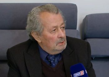 Plas sherri në familjen e pastrueses hajdute, burri akuzon gruan: Ajo është fajtore! Maskarai ia ka dhënë paret t’i fshehë, lironi djalin nga burgu