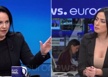 Përfitoi celular, arkë peshku e 1 mijë € për një vend pune? Voda: Nuk jam mësuar të marr dhurata të shtrenjta, telefonin e ktheva