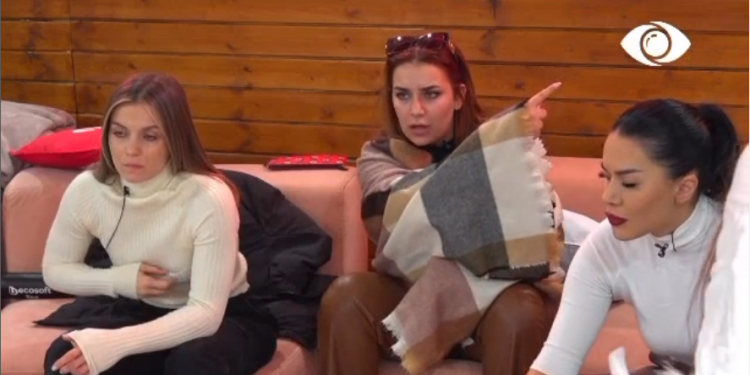 “Je femër moj”/ Tea debaton me Kiarën, ndërhyn Luizi: Laj gojën para se… (VIDEO)