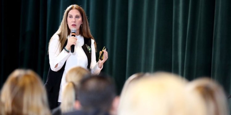 Projekti 80 milionë dollarë për 7 bashki të qarkut Gjirokastër, Kumbaro jep lajmin e mirë: Impiante për ujërat e ndotura dhe pastrim të Vjosës