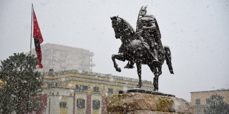 Ja kur pritet të bjerë dëborë në Tiranë