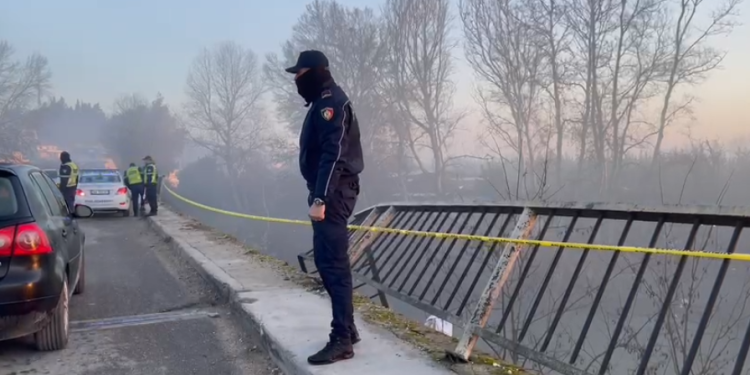 Pa sukses 4 ditë kërkime në lumë, ende mister fati i 26-vjeçarit që ra me makinë