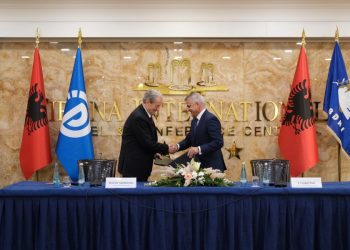 Berisha-Dule nënshkruajnë marrëveshjen: 3 kandidatë të PBDNJ për Dropullin, Finiqin dhe Himarën